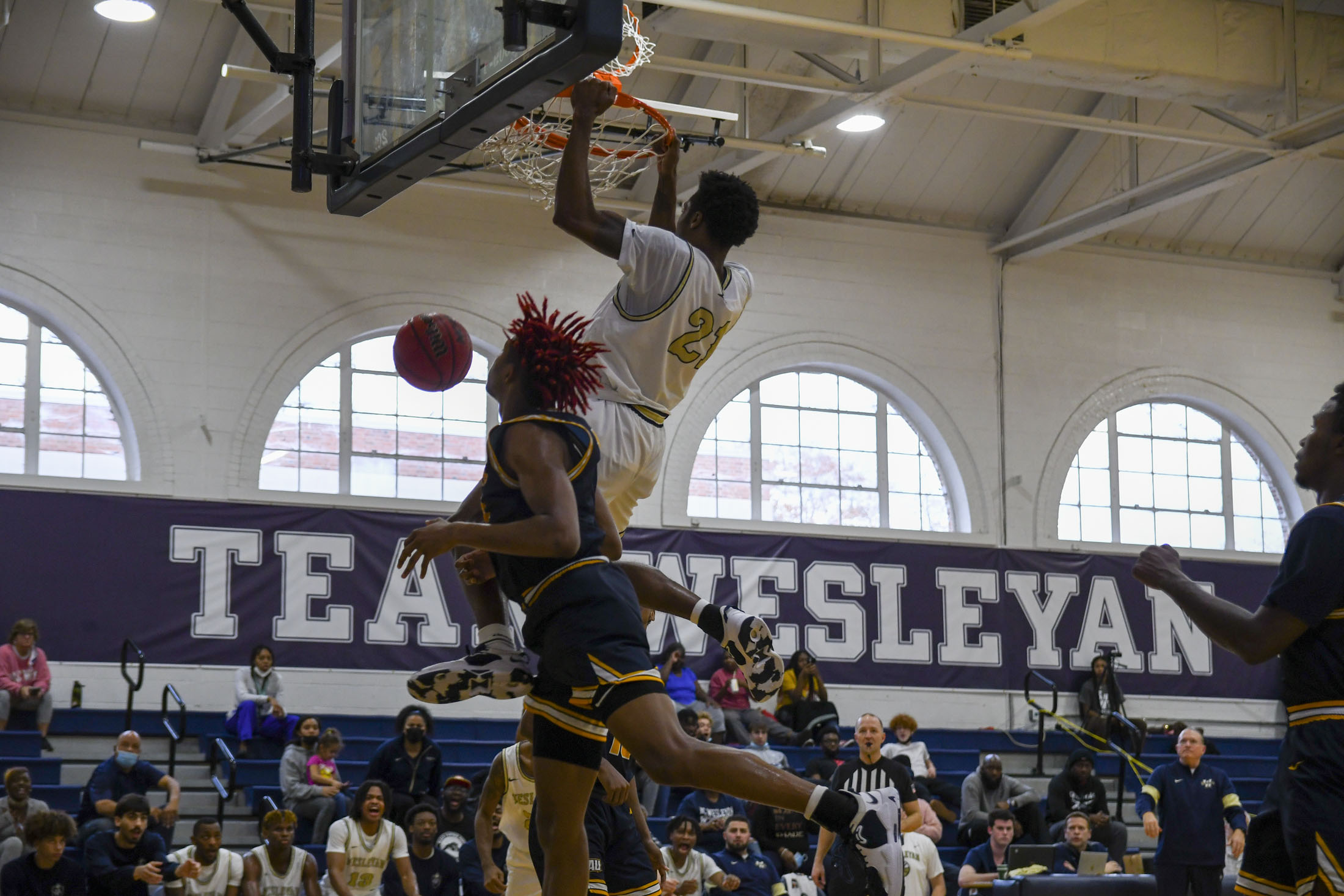 Dunk by Isaiah Lewis, courtesy of Dave Hilbert
